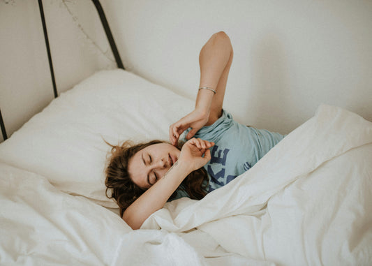 Ease Hip Pain in Bed with the Snoozle Comfort Sheet